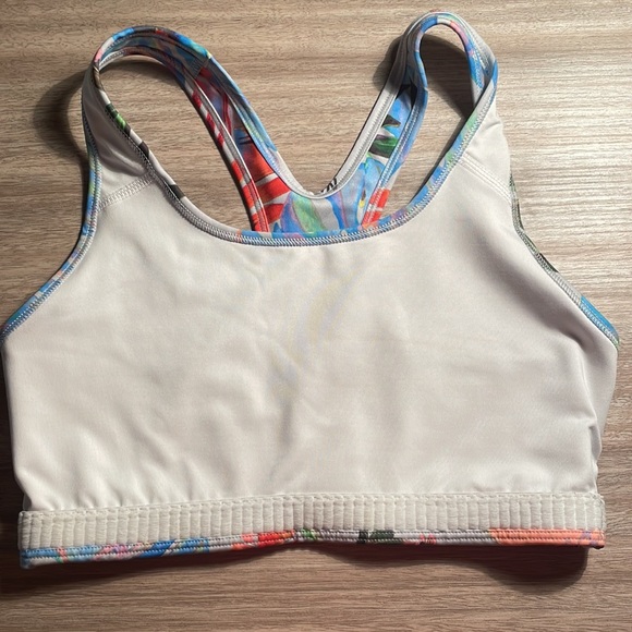 Nike sports bra multi color size medium - Picture 4 of 5